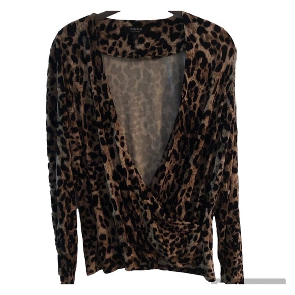 Leopard print Ever New Melbourne wrap  size M top - Picture 1 of 14